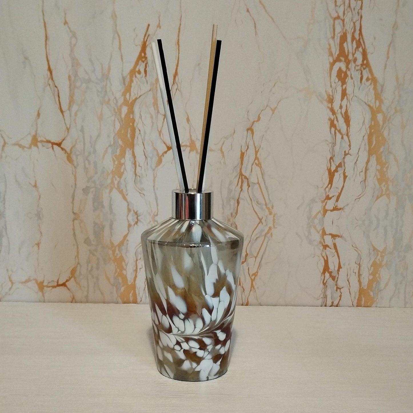 Handcrafted Iridescent Glass Diffuser Lamp: LED Light, Elegant Home Fragrance